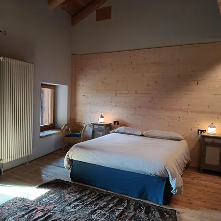 Casa Luzart Codirosso Apartment Stroppo