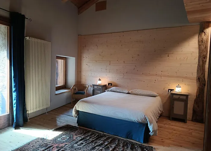 Casa Luzart Codirosso Apartment Stroppo